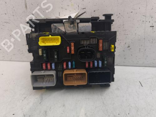 Used Fuse box Fuse box TOYOTA YARIS (_P9_) [2005-2014] 27924400 27924400