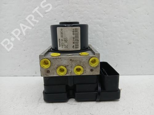 Used ABS pump TOYOTA YARIS (_P9_) 1.3 VVT-i (SCP90_, SCP90R) (87 hp) 32338925