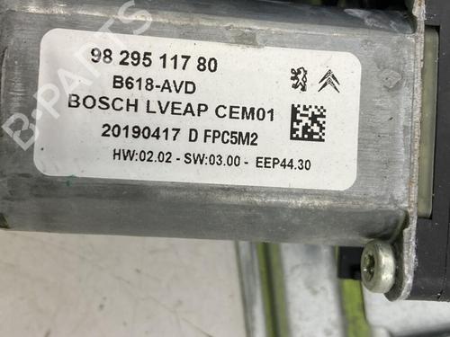 Used Front right window mechanism Front right window mechanism CITROËN C3 III (SX) 1.2 PureTech 82 (83 hp) 22819102 22819102