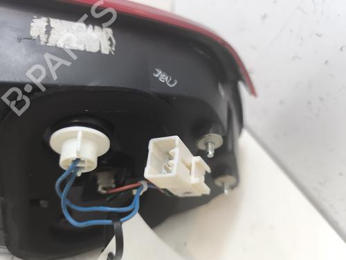 left-tailgate-light-kia-carens-iv-2013-27971644 main image