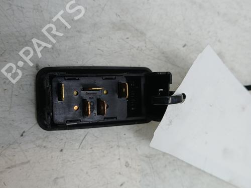 Høyre Foran elrute bryter VW TRANSPORTER T4 Bus (70B, 70C, 7DB, 7DK, 70J, 70K, 7DC, 7DJ) 2.5 TDI | BP30088330I26 