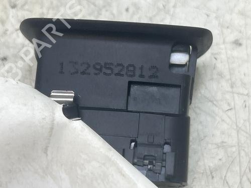 Pulsantiera anteriore destra Pulsantiera anteriore destra PORSCHE MACAN (95B) 2.0 (245 hp) 39727281 39727281
