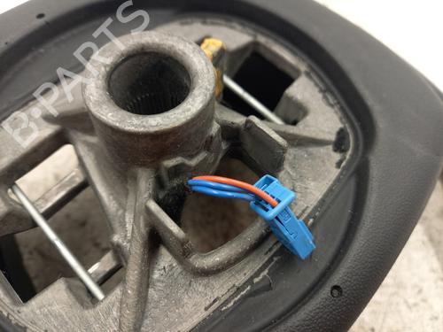 steering-wheel-citroen-c4-grand-picasso-ii-da_-de_-2013-24424237 main image