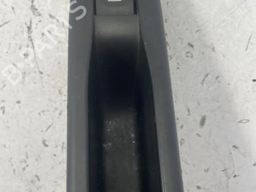 Used Right front window switch RENAULT MEGANE III Grandtour (KZ0/1) 1.5 dCi (KZ09, KZ0D, KZ1G, KZ29, KZ14, KZ1W, KZ10, KZ1F,... (110 hp) 22837948