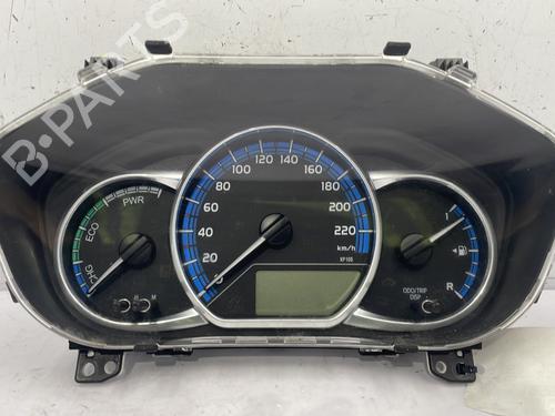 Used Instrument cluster TOYOTA YARIS (_P13_) 1.5 Hybrid (NHP130_, NHP130) (101 hp) 25758222