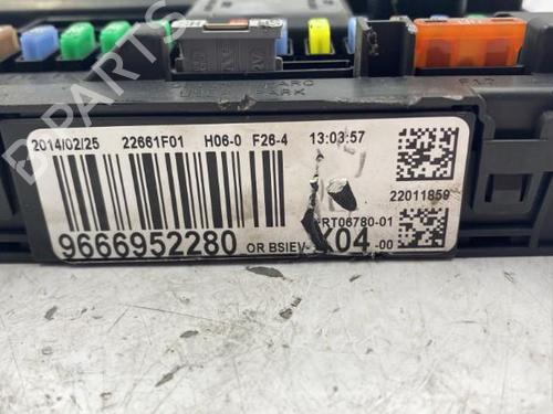 Used Fuse box Fuse box CITROËN C3 II (SC_) 1.4 HDi 70 (SC8HZC, SC8HR0, SC8HP4) (68 hp) 22841964 22841964