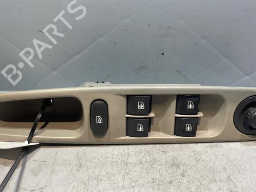 Used Left front window switch RENAULT ZOE (BFM_) ZOE (88 hp) 29725996