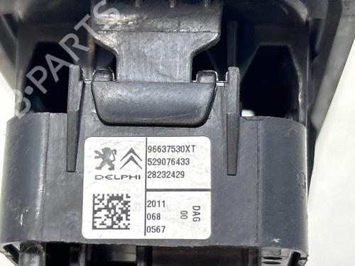 Used Right front window switch Right front window switch CITROËN C3 II (SC_) 1.4 HDi 70 (SC8HZC, SC8HR0, SC8HP4) (68 hp) 35886924 35886924