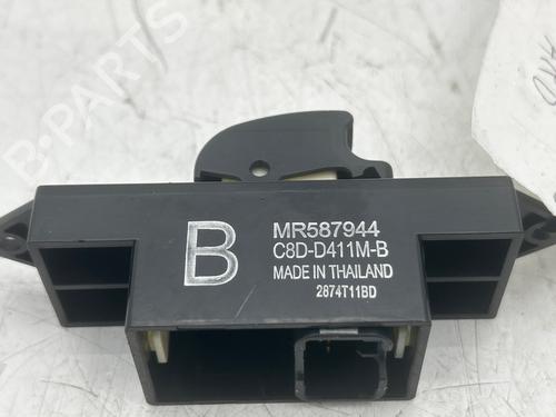 Right rear window switch CITROËN C4 AIRCROSS 1.6 HDi 115 AWC | BP39936897I28 - Image 5