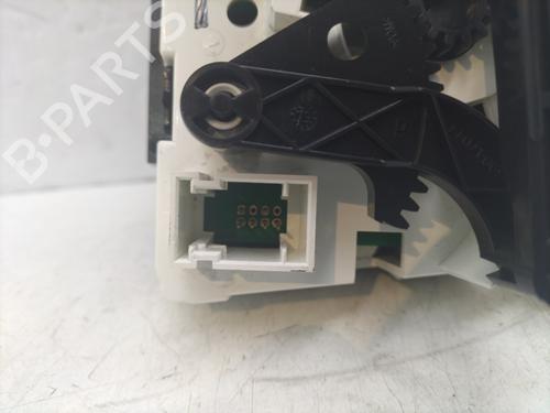 climate-control-citroen-c3-picasso-sh_-2008-31987938 main image