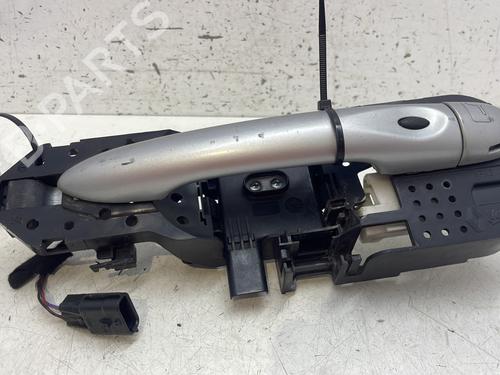 Used Front left exterior door handle RENAULT GRAND SCÉNIC III (JZ0/1_) 1.5 dCi (JZ09, JZ0D, JZ10, JZ14, JZ1G, JZ29, JZ2C) (110 hp) 28709600