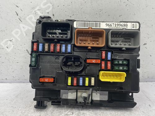 Used Fuse box PEUGEOT 207 (WA_, WC_) 1.4 HDi (68 hp) 25602835