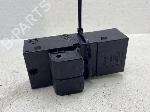 Used Switch NISSAN MICRA III (K12) 1.2 16V (65 hp) 31582235