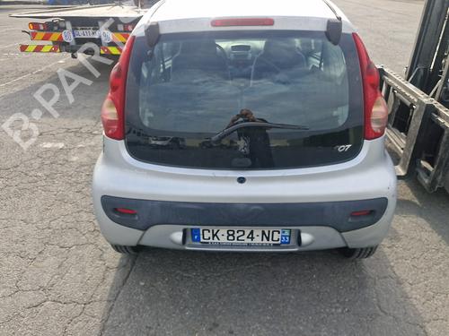 Left front door PEUGEOT 107 (PM_, PN_) 1.4 HDi | BP28610353C2 