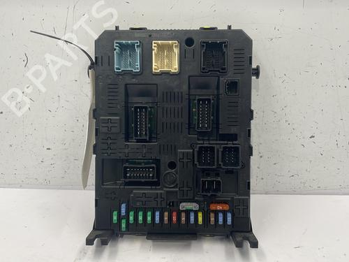 Used Fuse box PEUGEOT 307 Break (3E) 2.0 HDi 135 (136 hp) 25758379