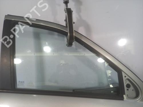 Used Right front door HYUNDAI SANTA FÉ I (SM) 2.0 CRDi 4x4 (125 hp) 22834035