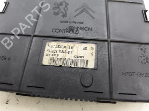 Used Fuse box Fuse box PEUGEOT 307 (3A/C) 1.6 HDi 110 (109 hp) 28328818 28328818