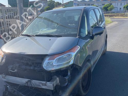 Left tailgate light CITROËN C3 Picasso (SH_) 1.4 VTi 95 (SH8FSC, SH8FP0, SH8FP6) | BP37169556C79 - Image 8