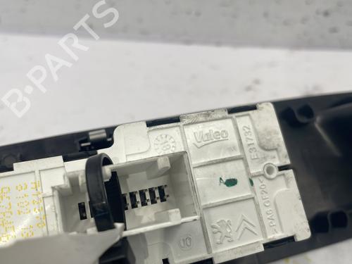 switch-peugeot-expert-van-v_-2016-25837669 main image