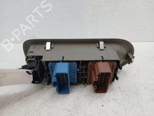 Used Left front window switch Left front window switch RENAULT CLIO III (BR0/1, CR0/1) 1.5 dCi (BR17, CR17) (86 hp) 30647651 30647651