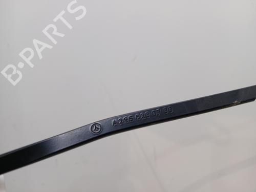 Used Front windshield wiper arm Front windshield wiper arm 37732904 37732904
