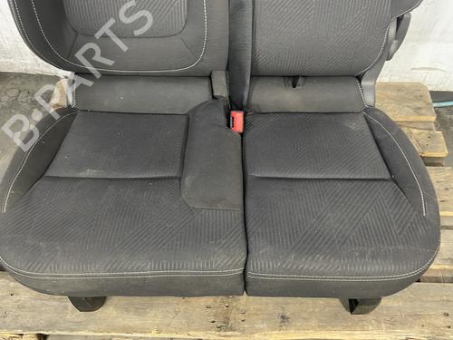 right-front-seat-renault-trafic-iii-van-fg_-2014-25374572 main image