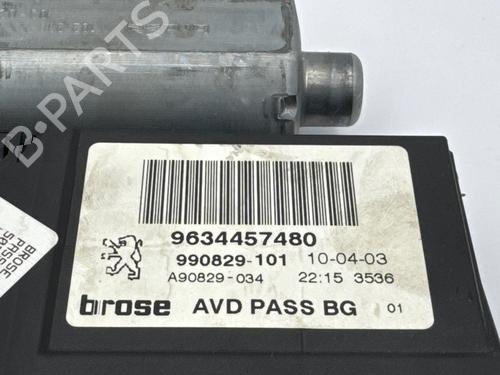 Rudehejsemotor forskærm højre Rudehejsemotor forskærm højre PEUGEOT 307 (3A/C) 2.0 HDi 110 (107 hp) 39894064 39894064