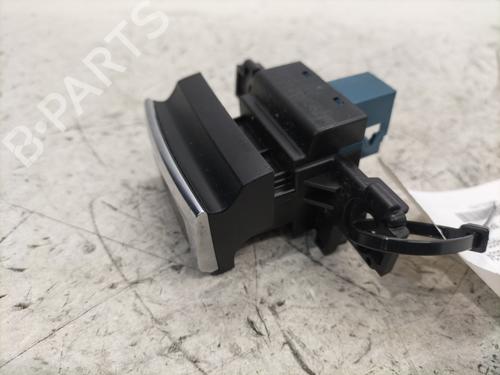 Used Switch Switch PEUGEOT 308 SW II (LC_, LJ_, LR_, LX_, L4_) 1.6 BlueHDi 120 (120 hp) 23830206 23830206