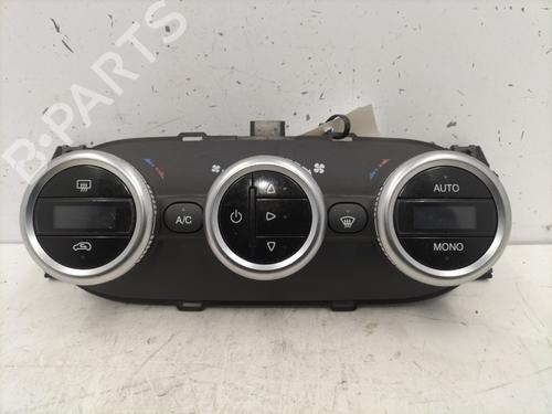 climate-control-fiat-500l-351_-352_-2012-23829748 main image