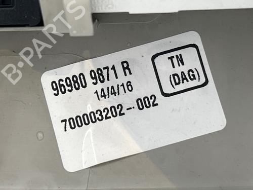 Used Interior roof light Interior roof light RENAULT KADJAR (HA_, HL_) 1.2 TCe 130 (HLMR) (130 hp) 36106763 36106763
