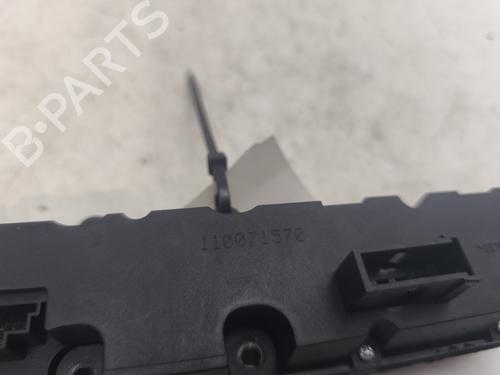 Used Warning switch Warning switch MERCEDES-BENZ C-CLASS (W203) C 220 CDI (203.008) (150 hp) 27861467 27861467