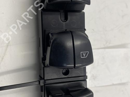 Used Right front window switch NISSAN JUKE (F15) 1.5 dCi (110 hp) 23830475