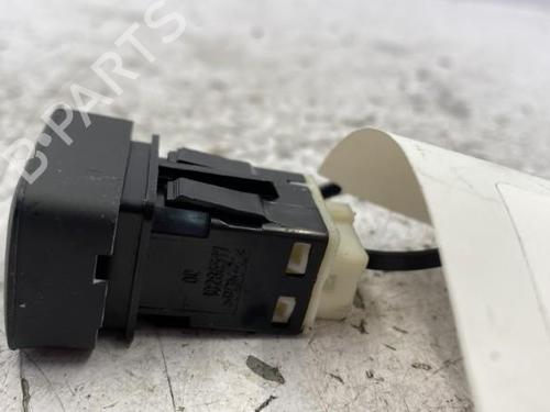 Used Warning switch Warning switch CITROËN BERLINGO Box Body/MPV (K9) 1.5 BlueHDi 100 (102 hp) 22835791 22835791