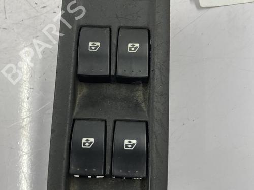 Used Left front window switch RENAULT MEGANE II (BM0/1_, CM0/1_) 1.5 dCi (BM0F, BM0T, BM2B, CM0F, CM0T) (82 hp) 22817074