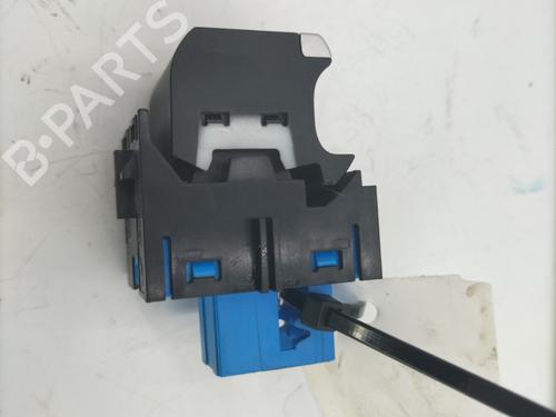Used Switch Switch PEUGEOT 3008 II SUV (MC_, MR_, MJ_, M4_) 1.6 BlueHDi 120 (120 hp) 30929067 30929067