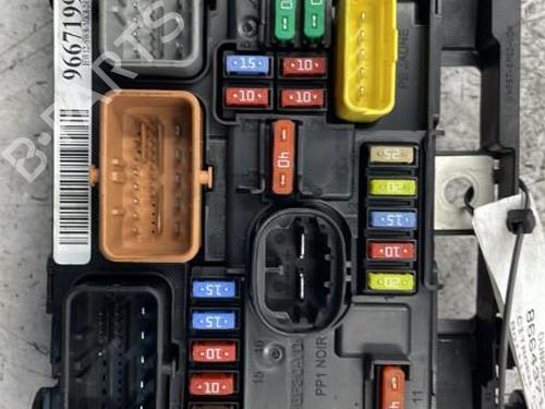 Used Fuse box Fuse box CITROËN C3 II (SC_) 1.4 HDi 70 (SC8HZC, SC8HR0, SC8HP4) (68 hp) 22834698 22834698