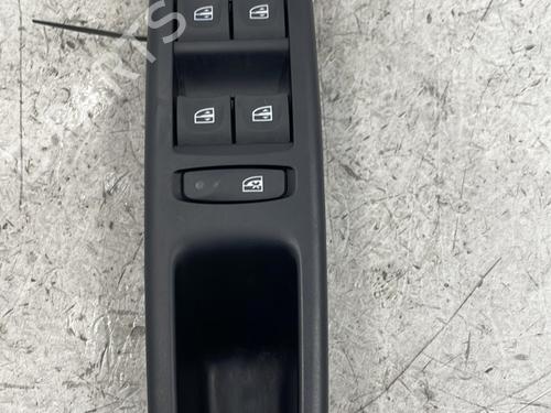 Used Switch RENAULT MEGANE III Hatchback (BZ0/1_, B3_) 1.5 dCi (86 hp) 23830091