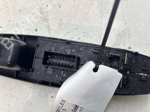 Used Left front window switch Left front window switch PEUGEOT 406 Break (8E/F) 2.0 HDI 110 (109 hp) 40055096 40055096