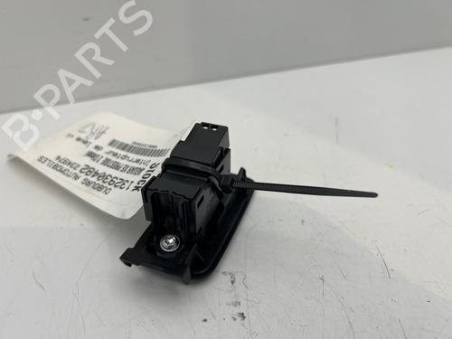 Used Right rear window switch Right rear window switch 39422693 39422693