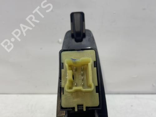 Used Right rear window switch Right rear window switch RENAULT CAPTUR I (J5_, H5_) 1.5 dCi 110 (110 hp) 29044037 29044037