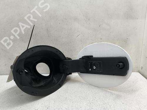 fuel-flap-jaguar-e-pace-x540-2017-40055152 main image
