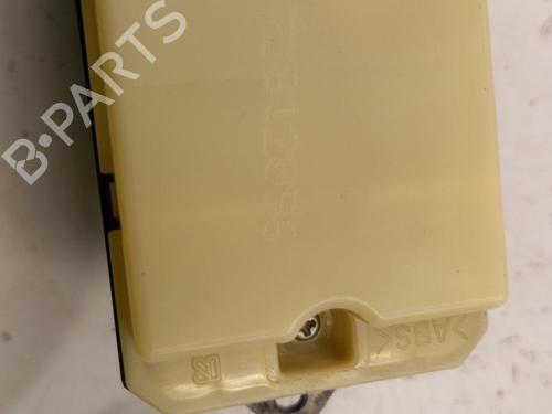 Used Switch Switch MITSUBISHI GRANDIS (NA_W) 2.0 DI-D (NA8W) (136 hp) 22827645 22827645