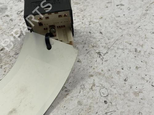 Used Mirror switch Mirror switch TOYOTA YARIS (_P9_) 1.4 D-4D (NLP90_, NLP90R) (90 hp) 22845332 22845332