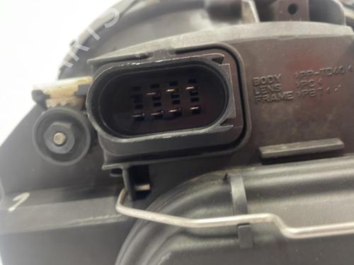 Used Right headlight Right headlight 22842077 22842077