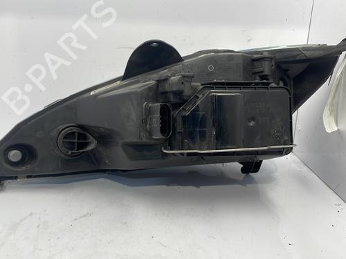 Right headlight FORD FOCUS I Saloon (DFW) 2.0 16V | BP22831137C29 
