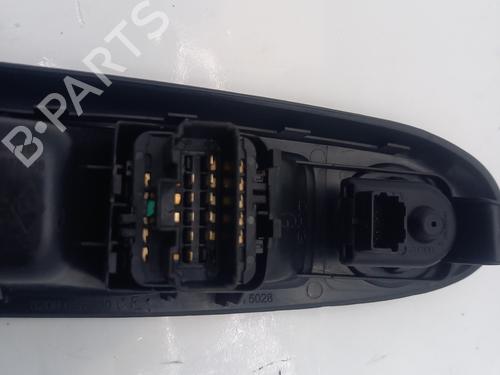 Used Left front window switch Left front window switch RENAULT CLIO II (BB_, CB_) [1998-2016] 34259757 34259757
