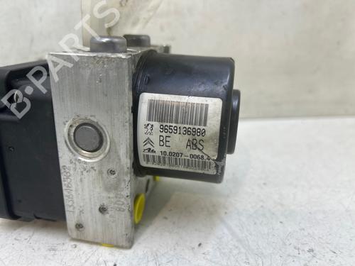 ABS Bremseaggregat ABS Bremseaggregat PEUGEOT 206+ (2L_, 2M_) 1.4 i (2LKFWA, 2MKFWA) (75 hp) 39664126 39664126