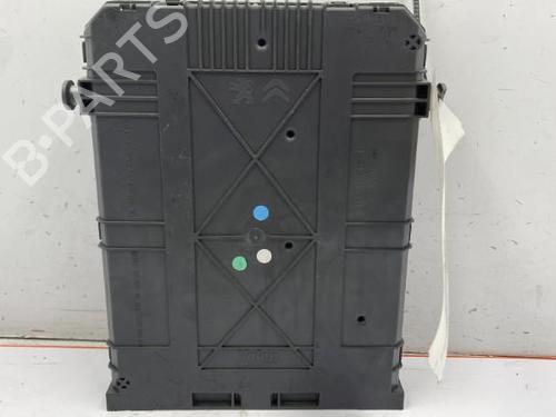 Used Fuse box Fuse box 22838396 22838396