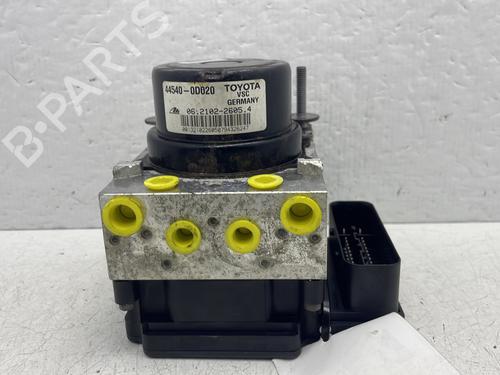 Used ABS pump TOYOTA YARIS (_P13_) 1.3 (NSP130_, NSP130) (99 hp) 32403398