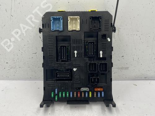 Used Fuse box PEUGEOT 407 Coupe (6C_) 2.7 HDi (204 hp) 25833232